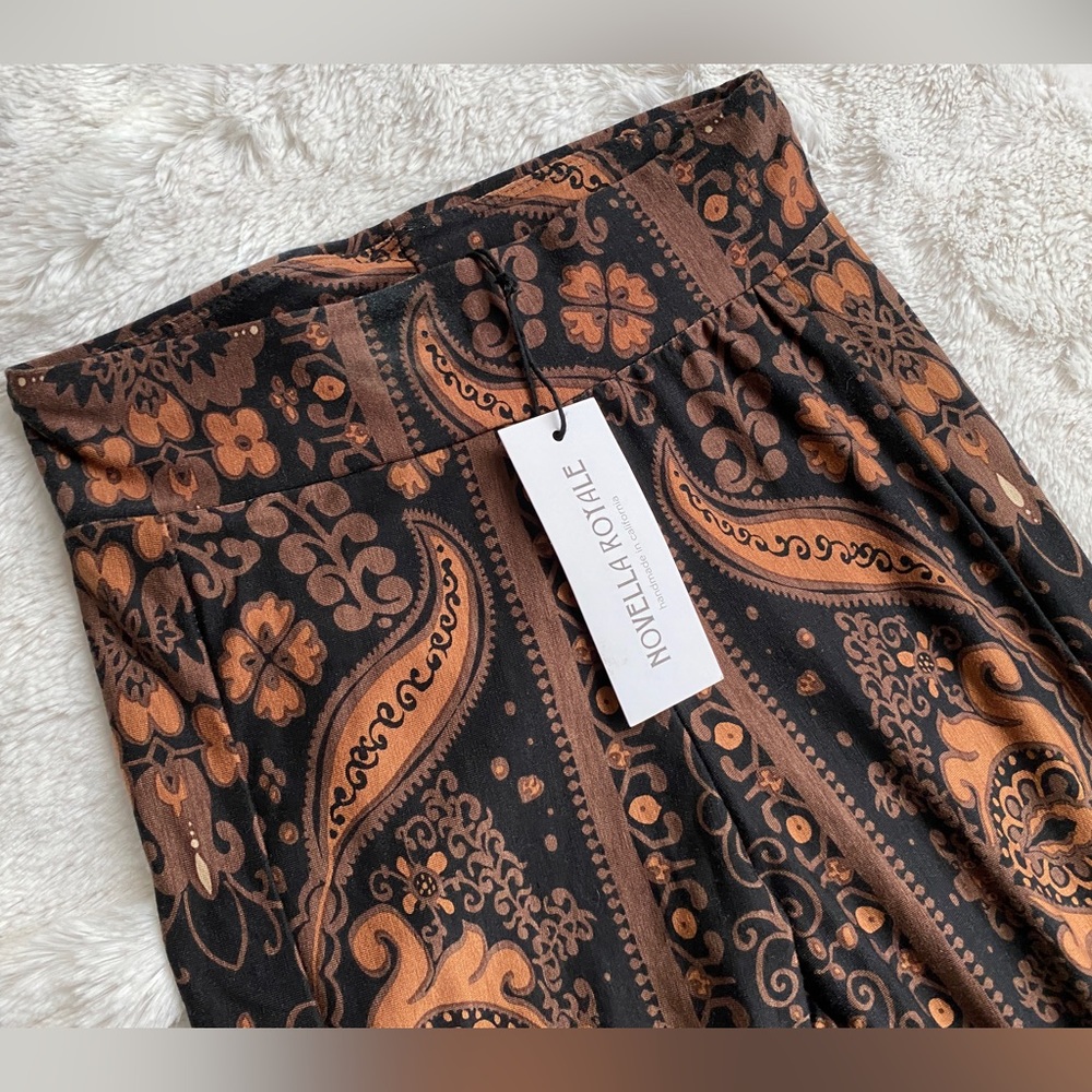 Novella Royale Paisley Leggings w/Matching Accessory